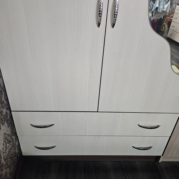 Продам в отличном состоянии Шкаф