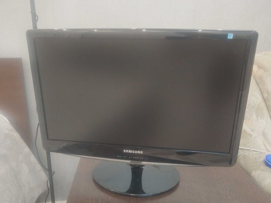Монитор Samsung 21,5"