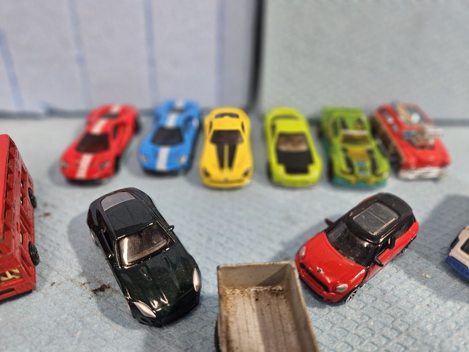 Колички Hotweels Machbox  и др.