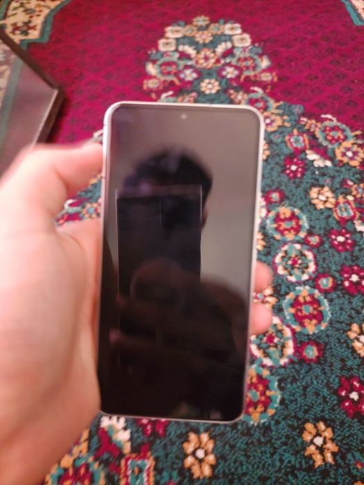 Samsung S22 xotira 256