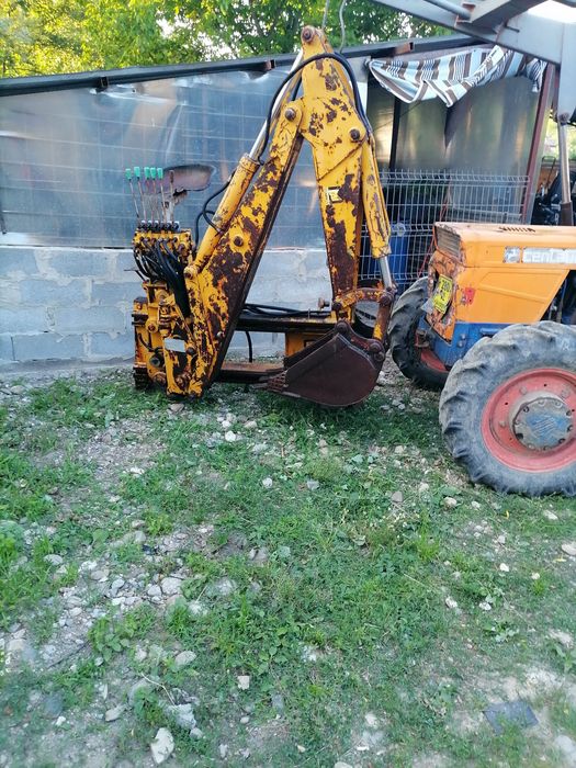 Brat miniescavator bobcat tractor marca FAI