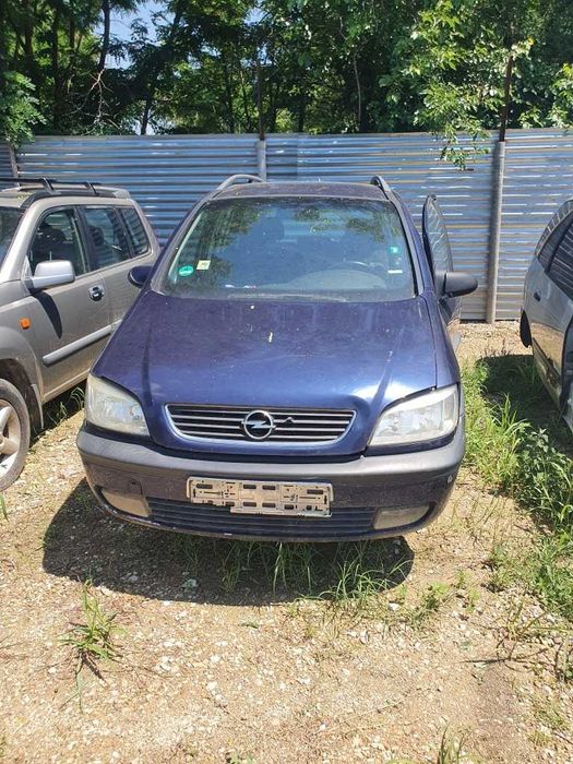 Opel Zafira 1.8i за части