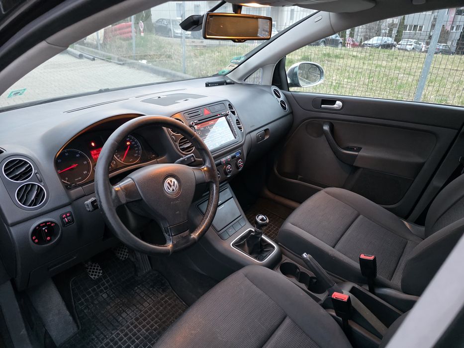 Vand Wolkswagen Golf Plus in stare Perfecta