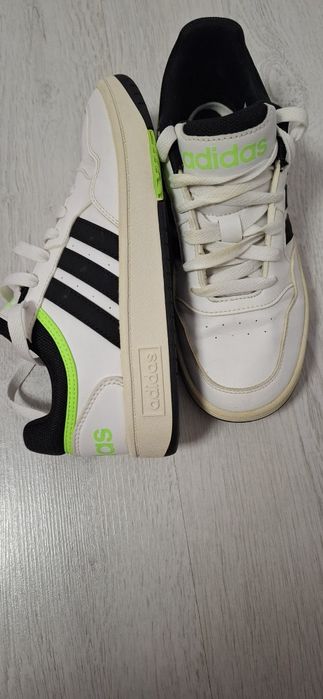 Vând adidași Adidas