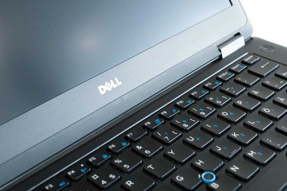 • Лаптоп DELL Latitude Е5470 14" FHD Intel Core i5-6440HQ/8GB RAM/256GB SSD/HDMI/Нова батерия