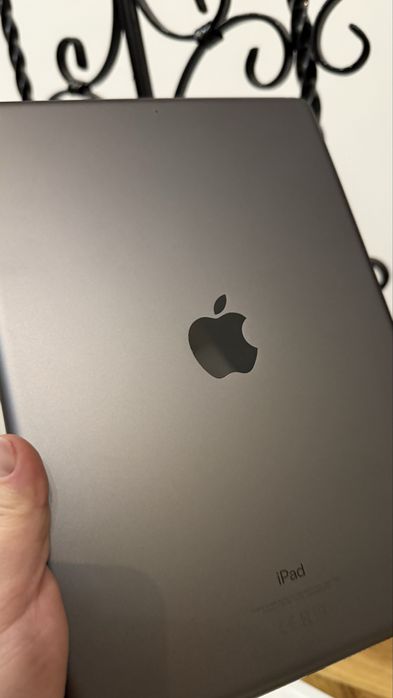 iPad impecabil generatia 9 Space Gray 64GB