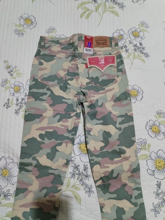 Брендовые брючки Levis, на девочку до 10лет