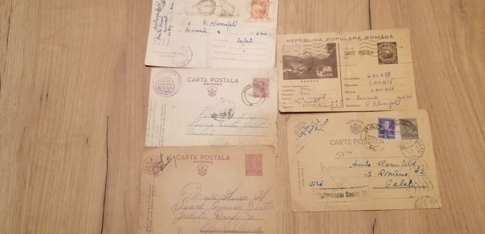 Vind cărți postale militare.