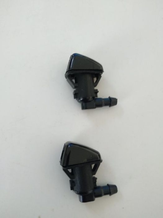 2 бр. Пръскалки предно стъкло Jeep Grand Cherokee WK / WK2 2005 - 2020