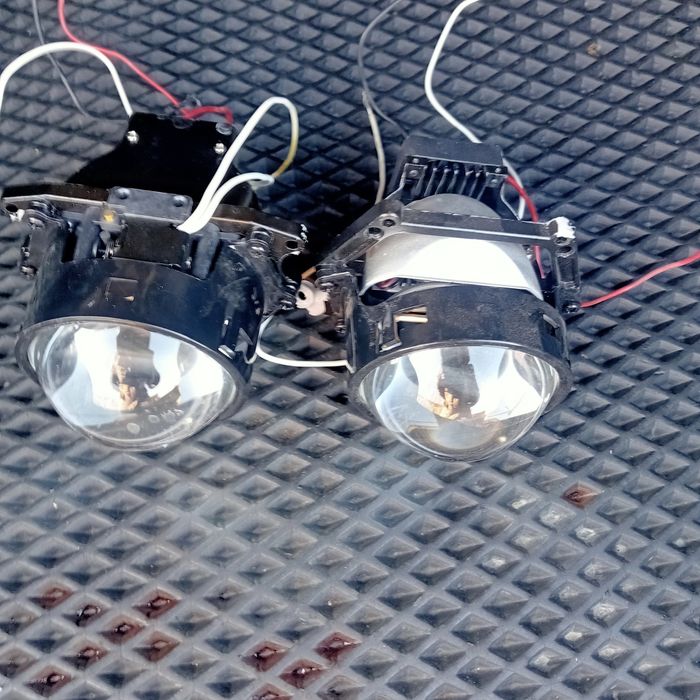 Билед лампи с линзами