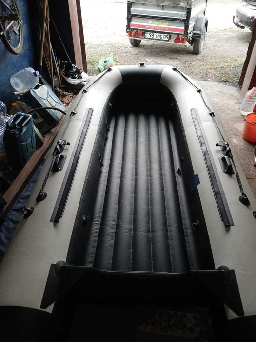 Продается лодка с мотором