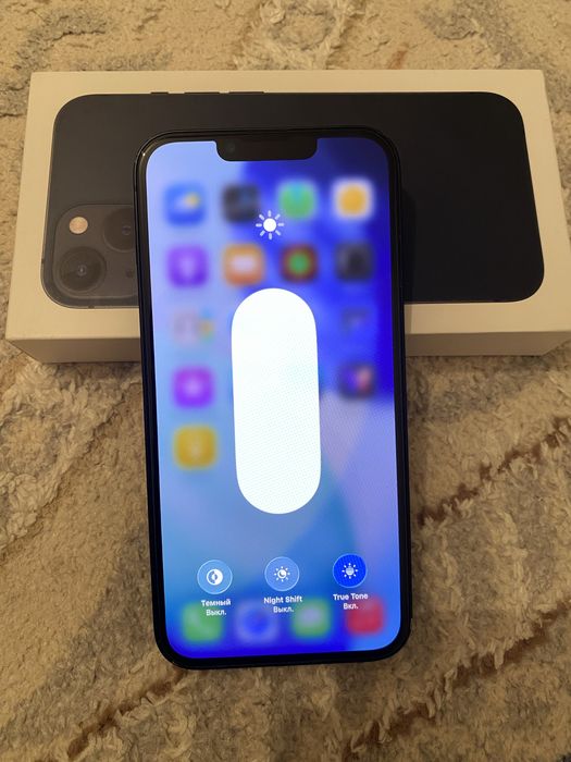 Продам Iphone 13