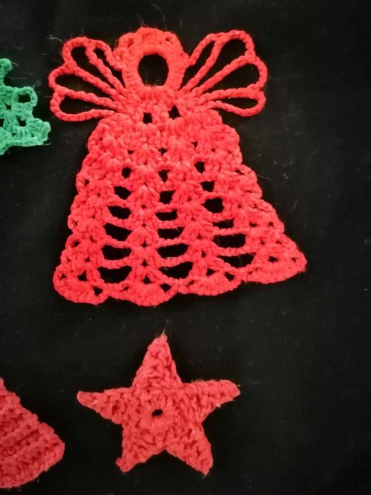 Ёлочные вязаные игрушки.