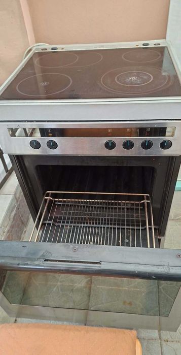 печка за вграждане с шкаф и 3 котлона