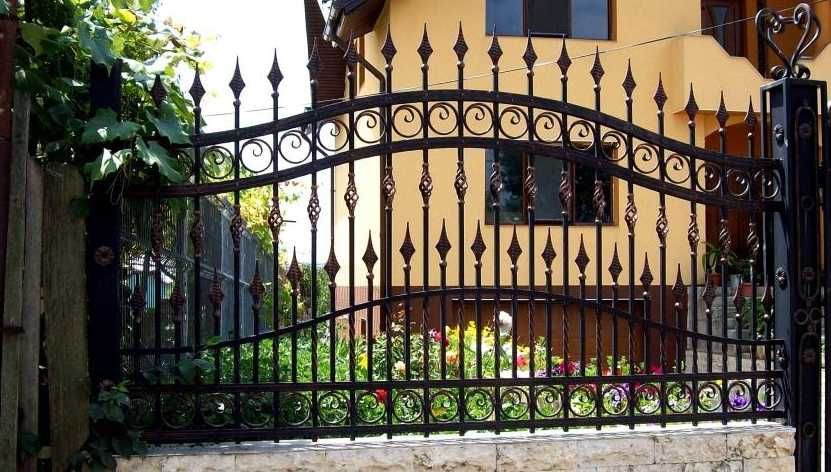 Garduri si porti stil jaluzea, sipca metalica, tabla cutata