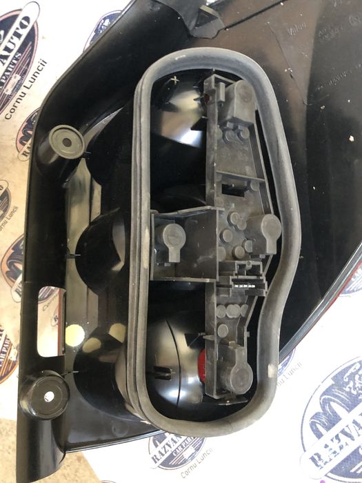 stop stanga aripa renault laguna - motorina 2005