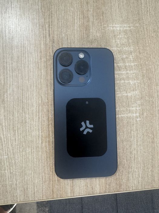 Iphone 15 pro albastru