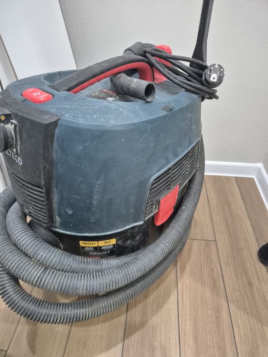 Продам стройтельный пылесос Alteco VC 30Rl