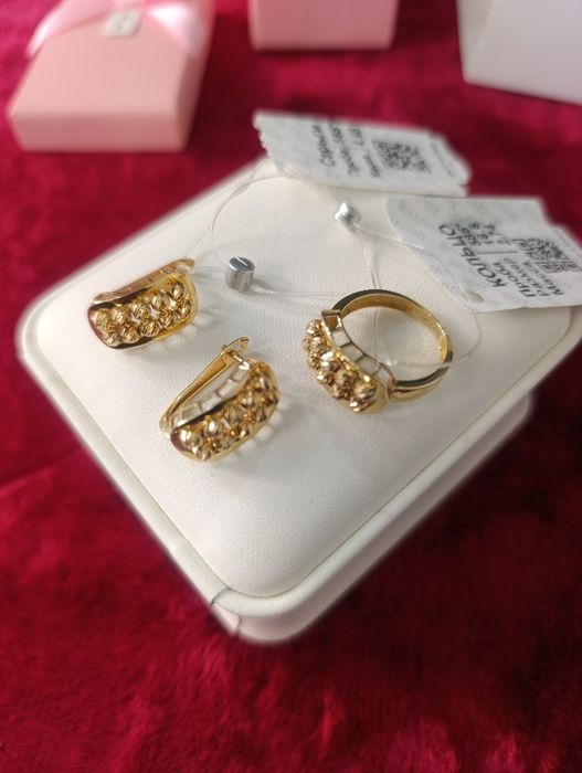 Золотое комплект,Евро модель дорика, проба 585,вес7,22 гр, размер 17