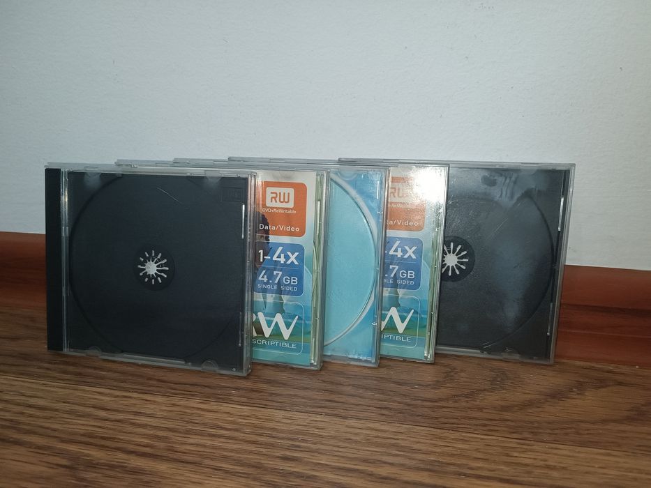 Футляры пачки коробки для дисков