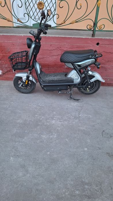 Skutr tesla sotiladi