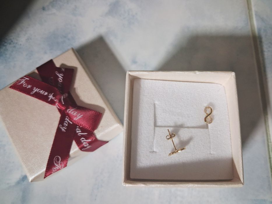 Cercei infinit din aur 14k