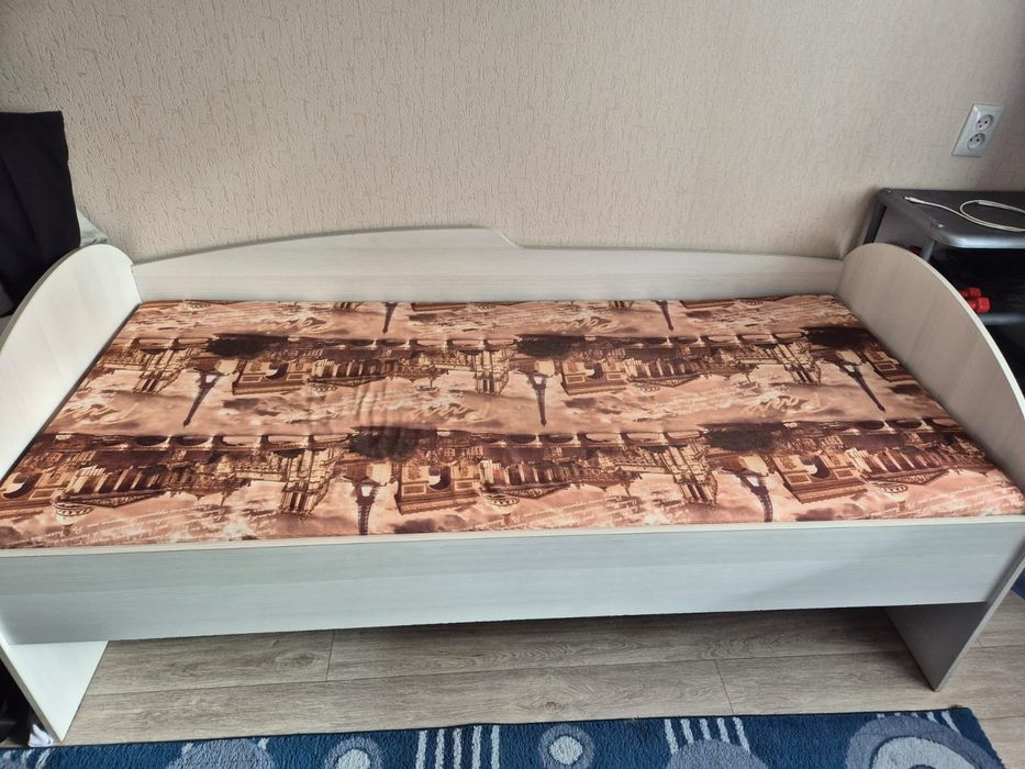Продам мебель в детскую