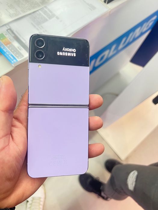 Samsung Galaxy  Z Flip 4