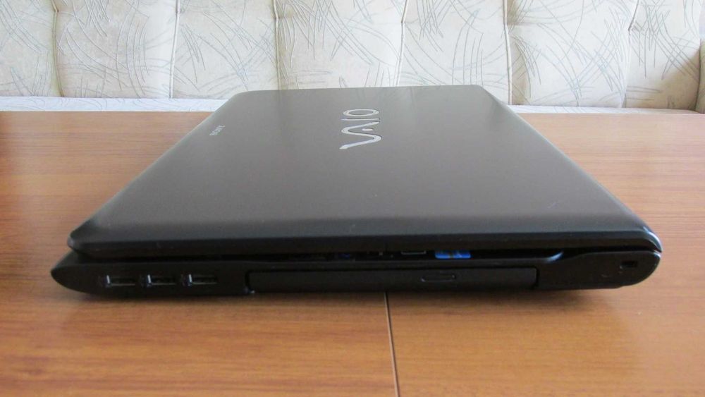 17.3 инча Sony с Intel i7-3612QM,Full HD,SSD,Blu-Rey,подсветка