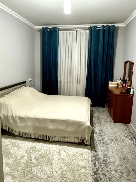 Чиланзар продаётся 3 комнатная квартира 1 этаж