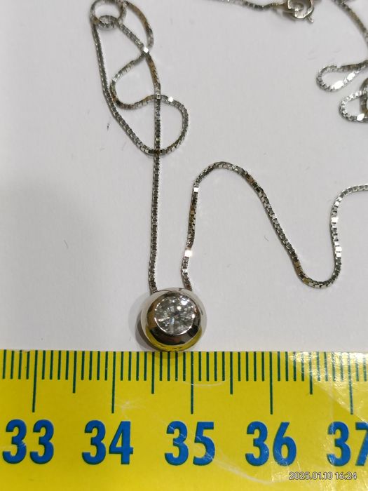 Vind pandantiv din aur 18k cu diamant 0,40ct