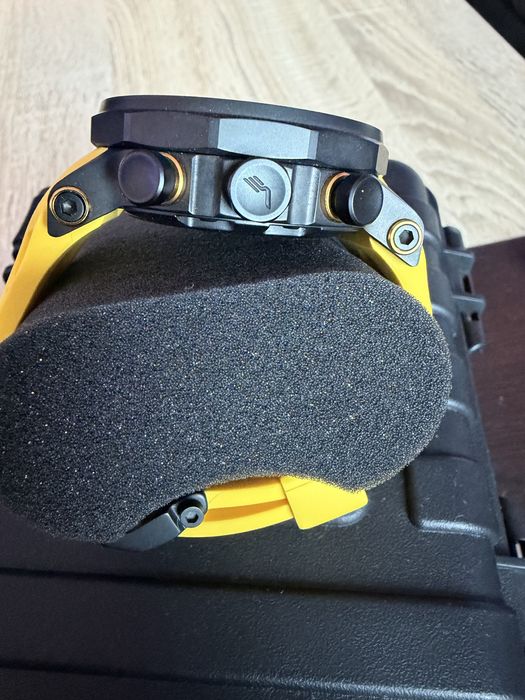 НОВ! Продавам часовник VOSTOK LUNOKHOD