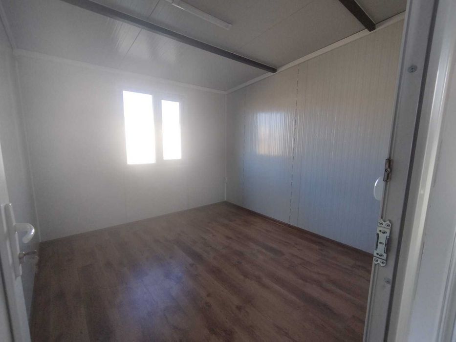 Жилищен контейнер 600/800 см. с двускатен покрив