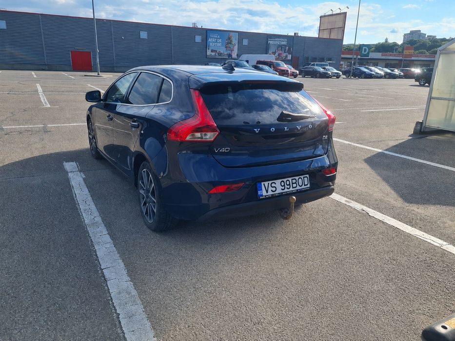 Volvo v40 R design