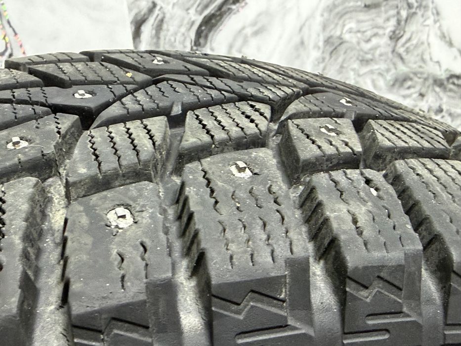 Продам зимние шины Dunlop 225/60/17