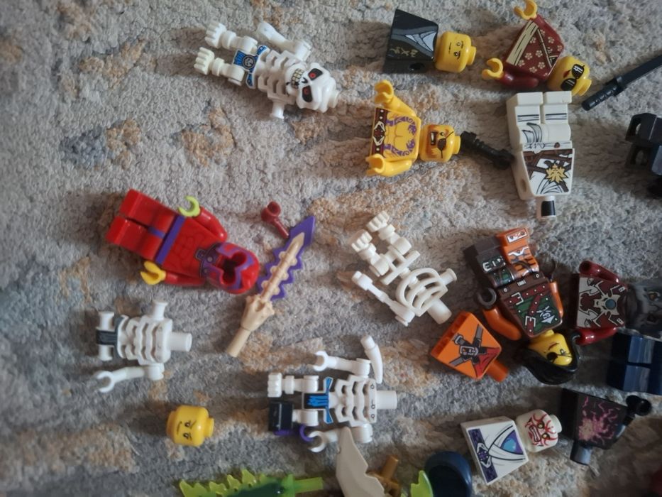 Ninjago minifigures and parts