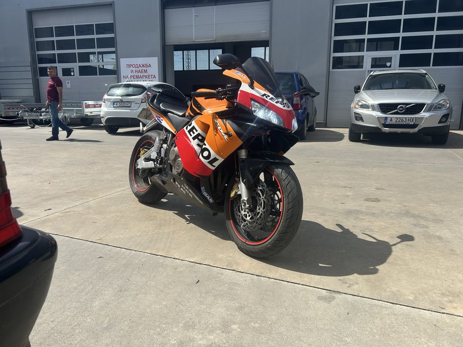 Мотоциклет Honda CRB 600RR