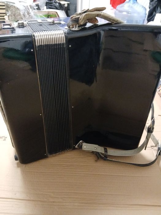 Акордеони различни