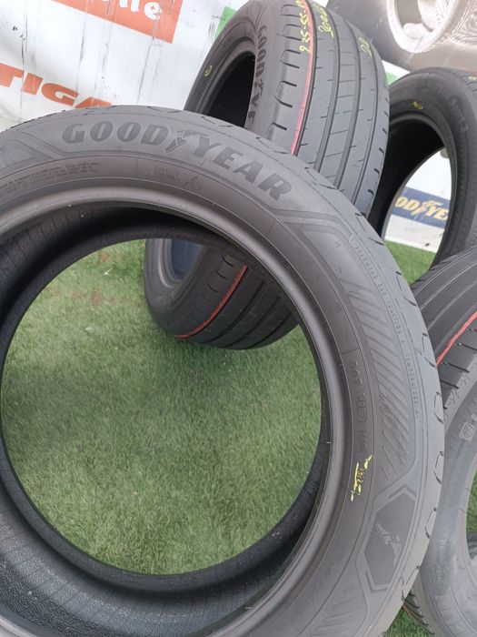 235.55.19 2x Goodyear 2x Michelin