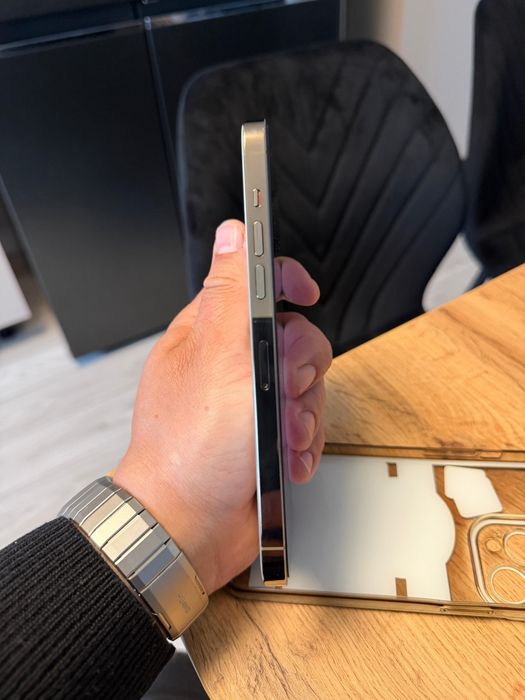 iPhone 14 pro max gold