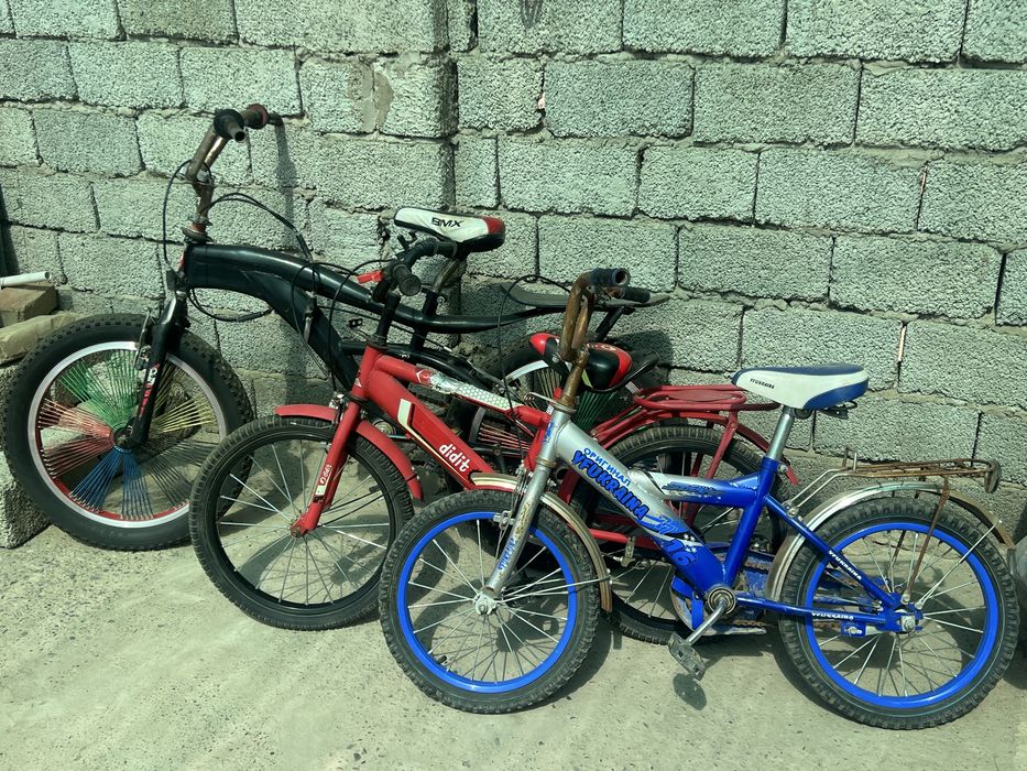 3ta velosiped sotiladi narxi 500000 ming som yana kelishamiz
