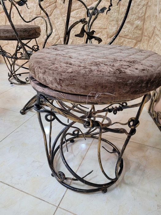 Дизайнерский кованный стол