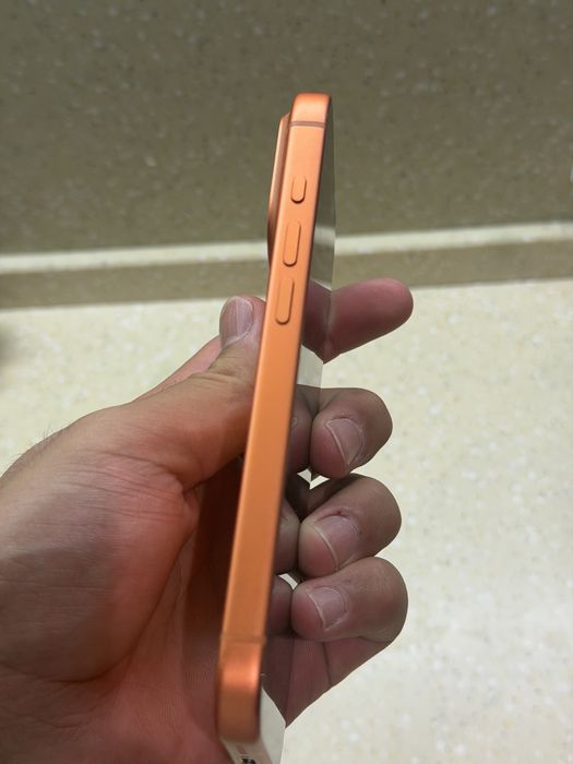 Iphone 17pro orange