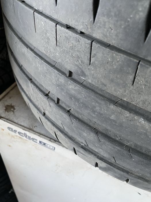 Vand 3 anvelope de vara  255/35/19