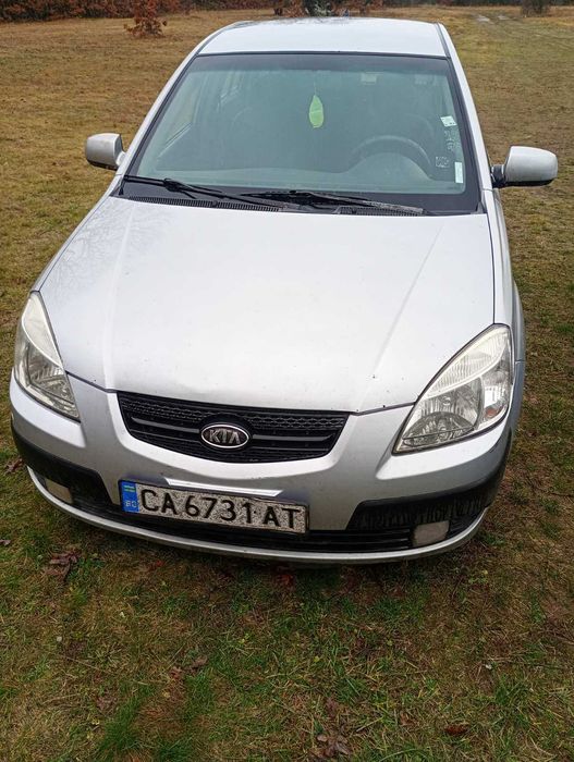Киа Рио цяла или на части