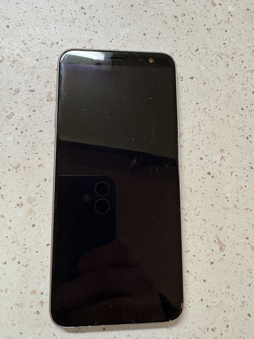 Samsung Galaxy J6 Smartphone