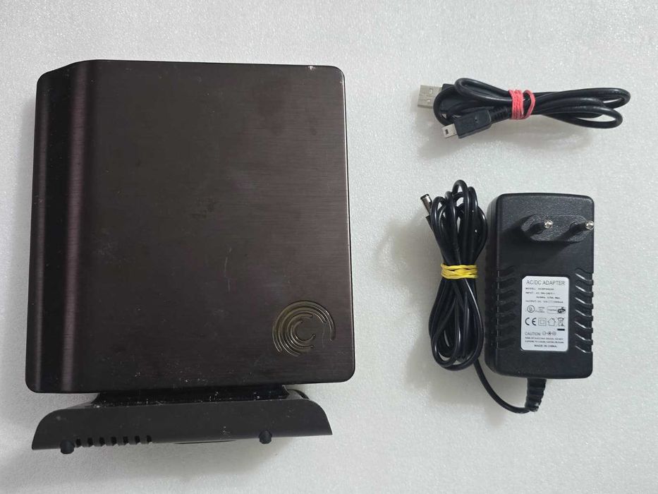 Hard Disk Extern Seagate FreeAgent Pro MSeries 750GB, USB 2.0 / eSATA, ST3750640AS, Sanatate 100%