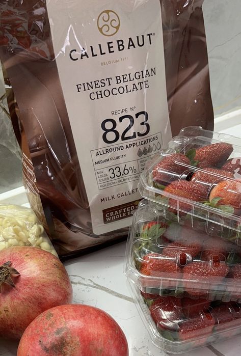 Клубника в шоколаде Калебаут