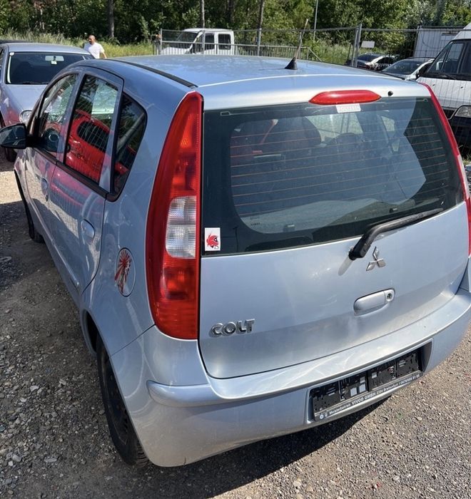 Mitsubishi colt 1.3 i на части