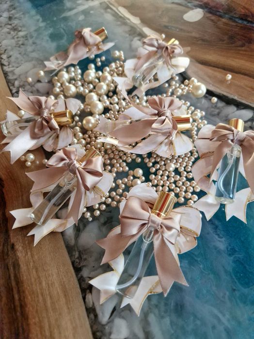 Подаръци за гости - Ръчно изработени мини парфюмчета